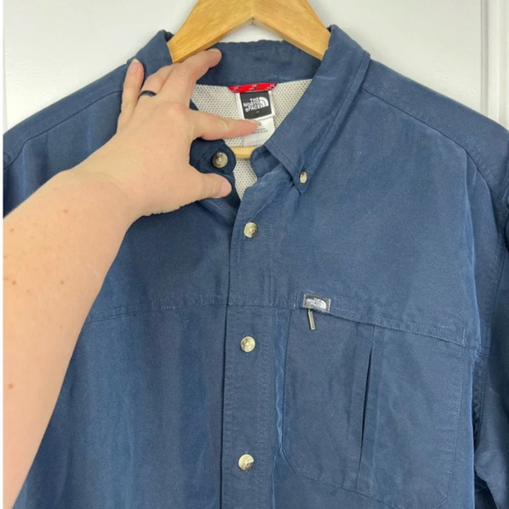 EUC The North Face Navy Button Down Long Sleeve Modal/Polyester Outdoors Shirt L